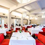 Victoria Hotel 4*