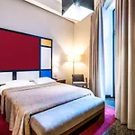 Victoria 4*