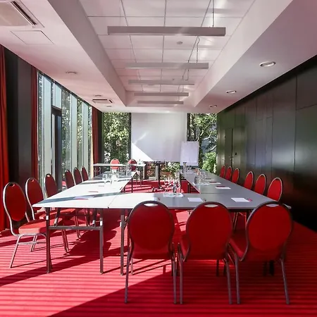 Victoria Hotel 4*